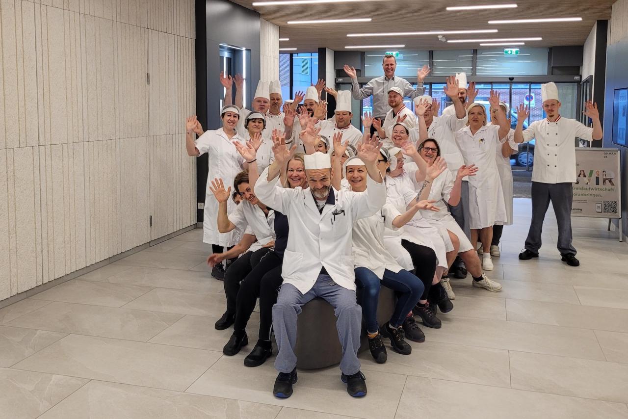 Das Team der Lenzing AG Küche